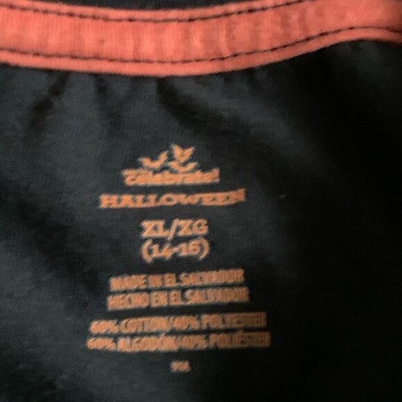 Set of 2 Halloween Glow In The Dark T Shirts - Picture 7 of 12